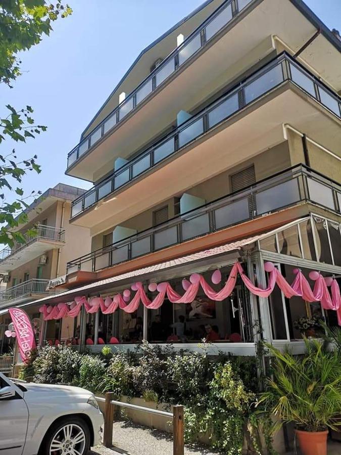 Hotel Brezza Rimini Exterior foto